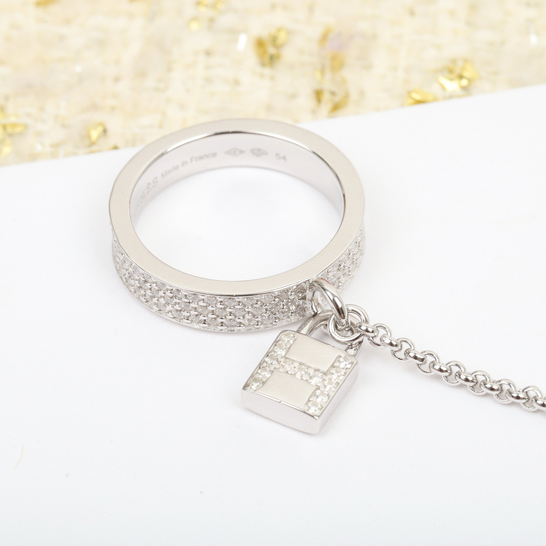 Bagsaaa H**me5 Kelly Cadenas double ring silver