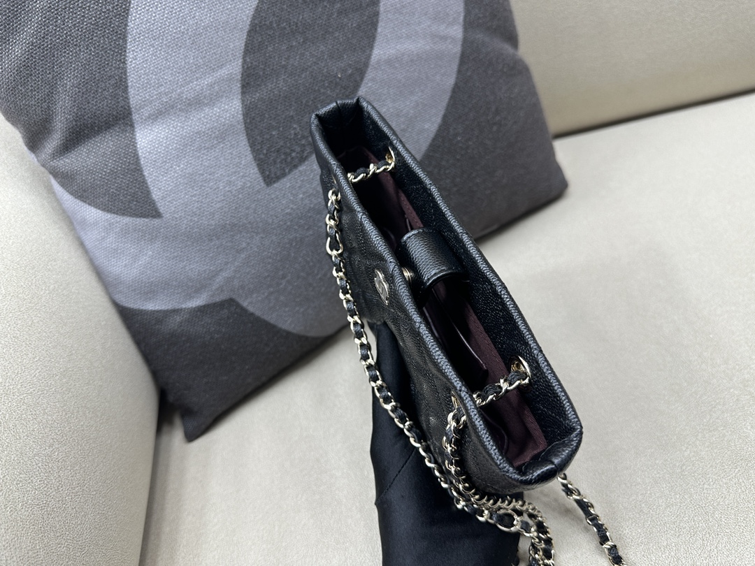 Bagsaaa Ch**el Timeless Classics black caviar leather - 17cm