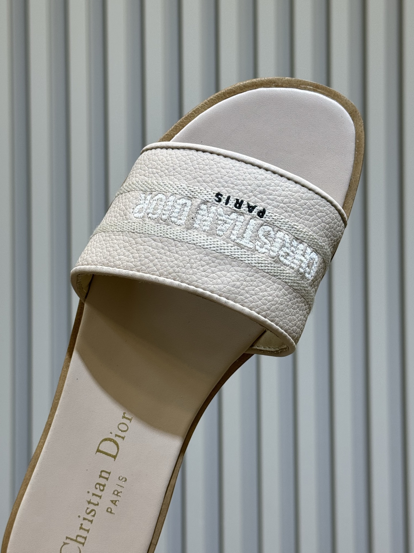 Bagsaaa D10r Dway Slide Powder Beige Grained Calfskin