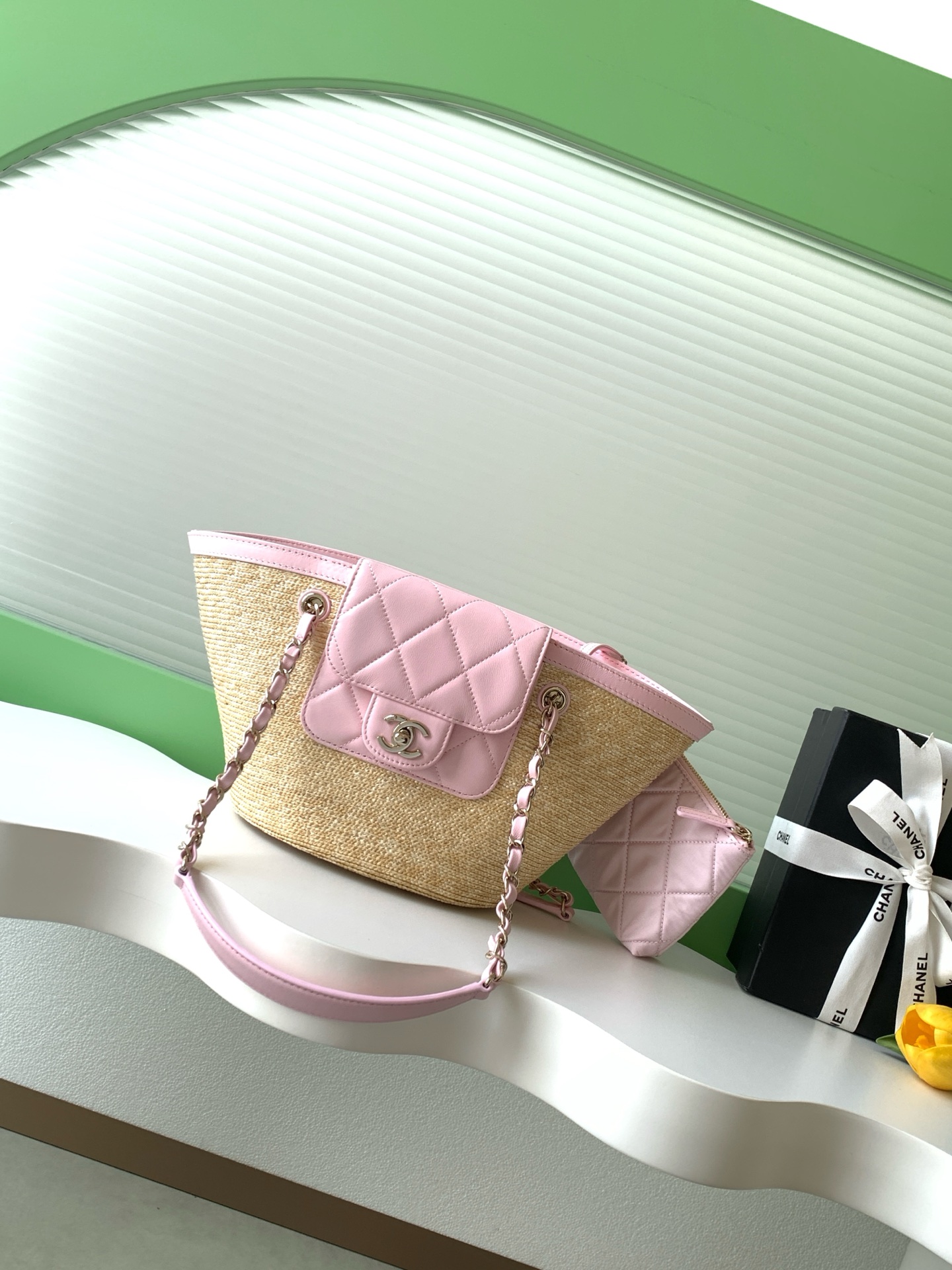 Bagsaaa Ch**el Small Small Tote beige braided straw and light pink lambskin AS5951 - 41cm