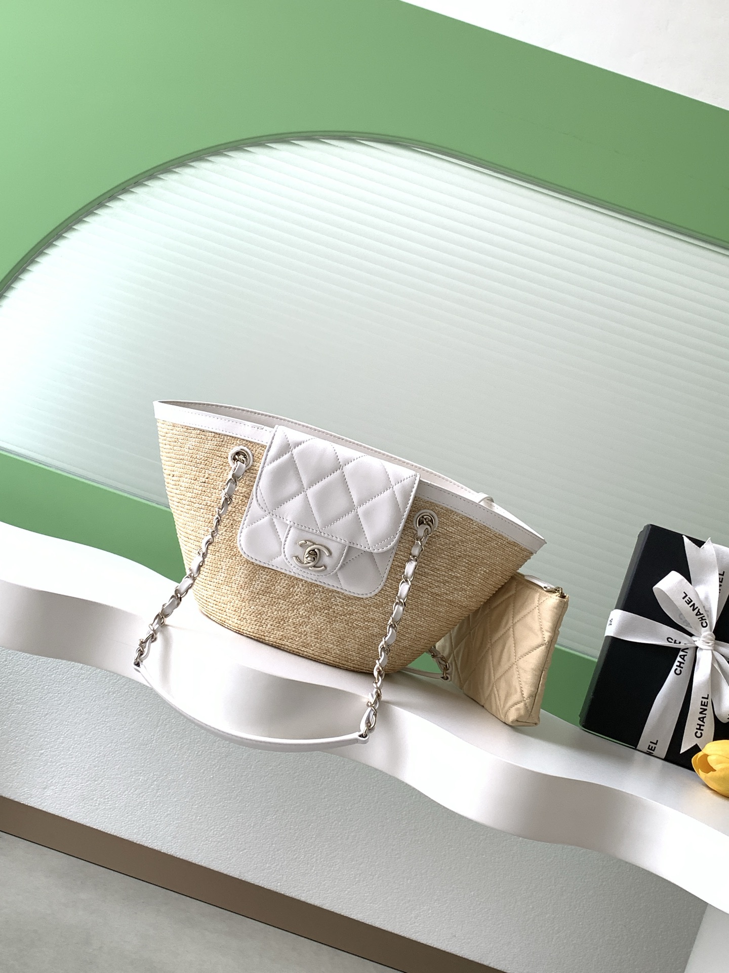 Bagsaaa Ch**el Small Small Tote beige braided straw and white lambskin AS5951 - 41cm