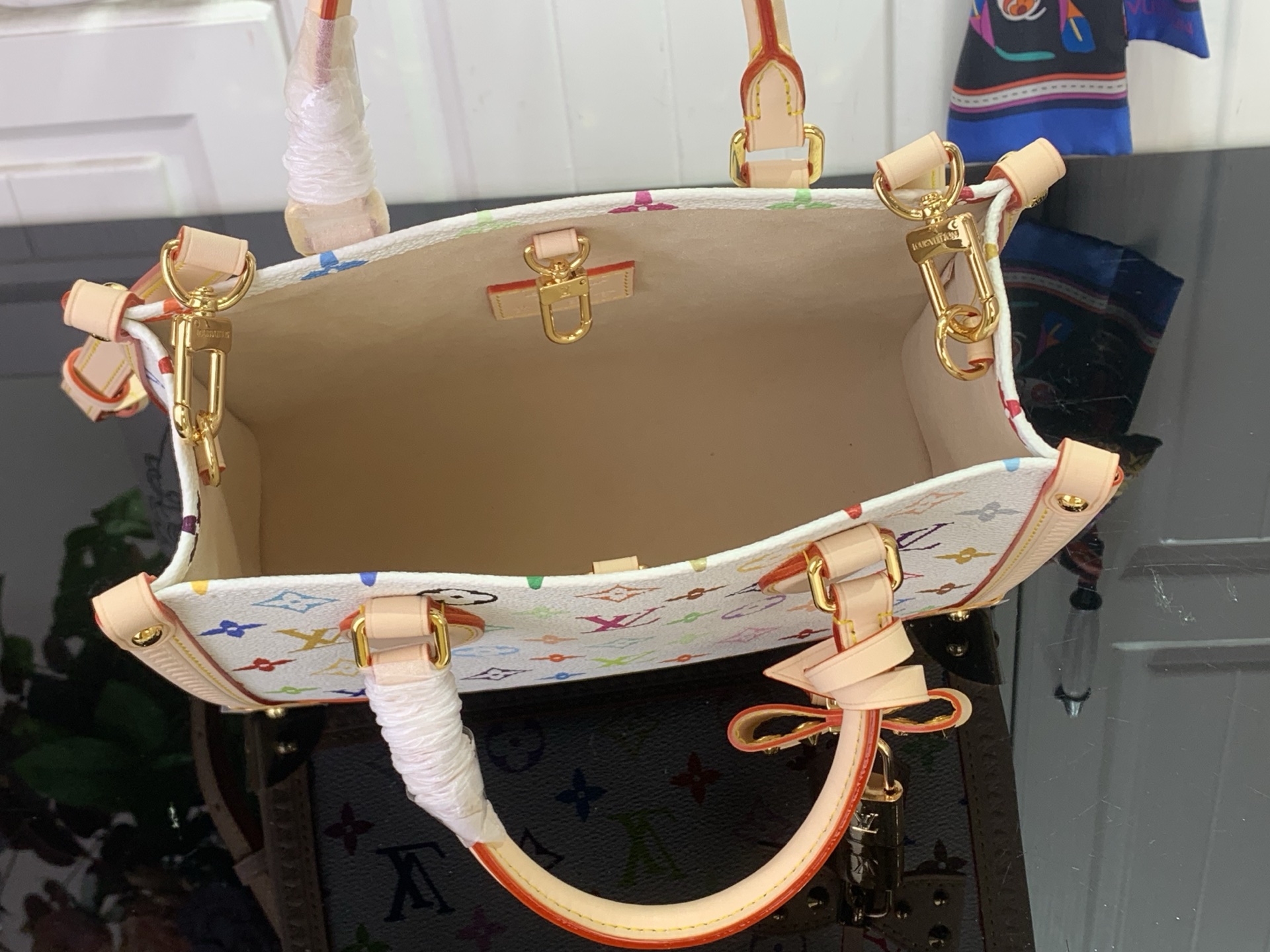Bagsaaa M27580 LV x TM Onthego PM Multicolor/White - 25cm