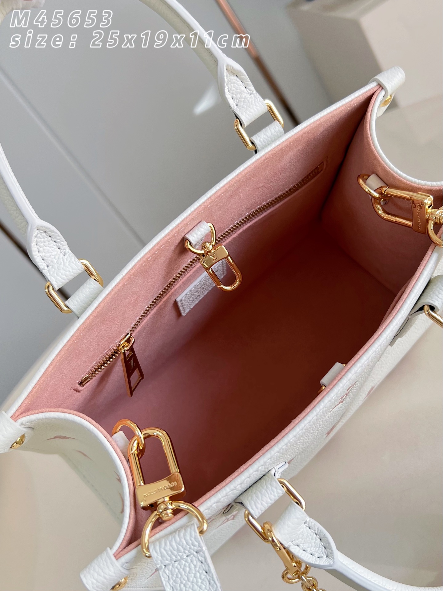 Bagsaaa LV M28313 OnTheGo PM Milky White/Peach - 25cm