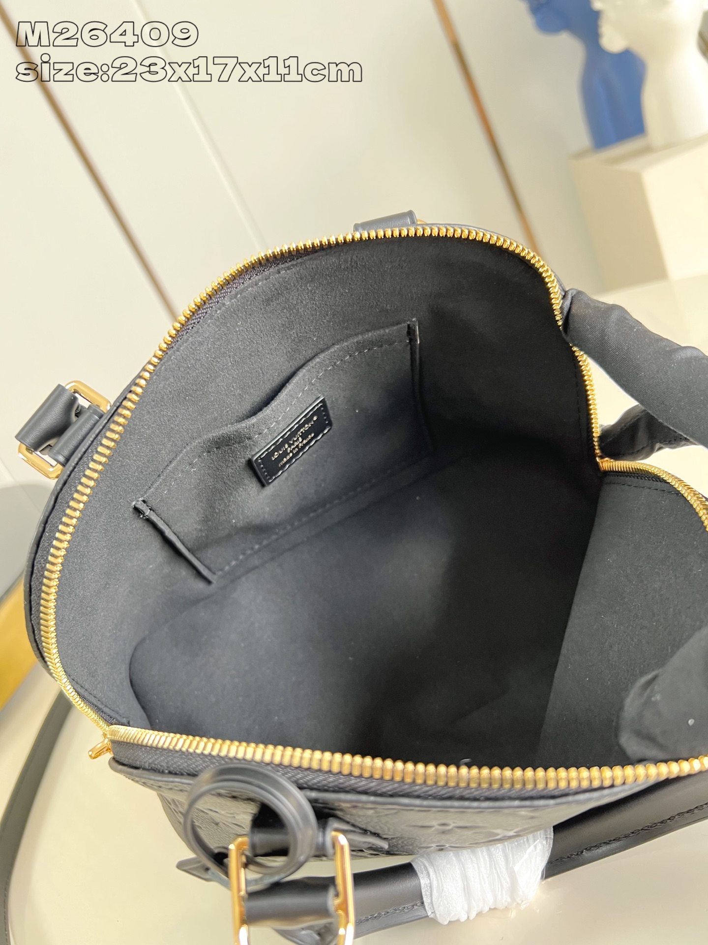 Bagsaaaa LV M26409 Alma BB Black - 23.5cm