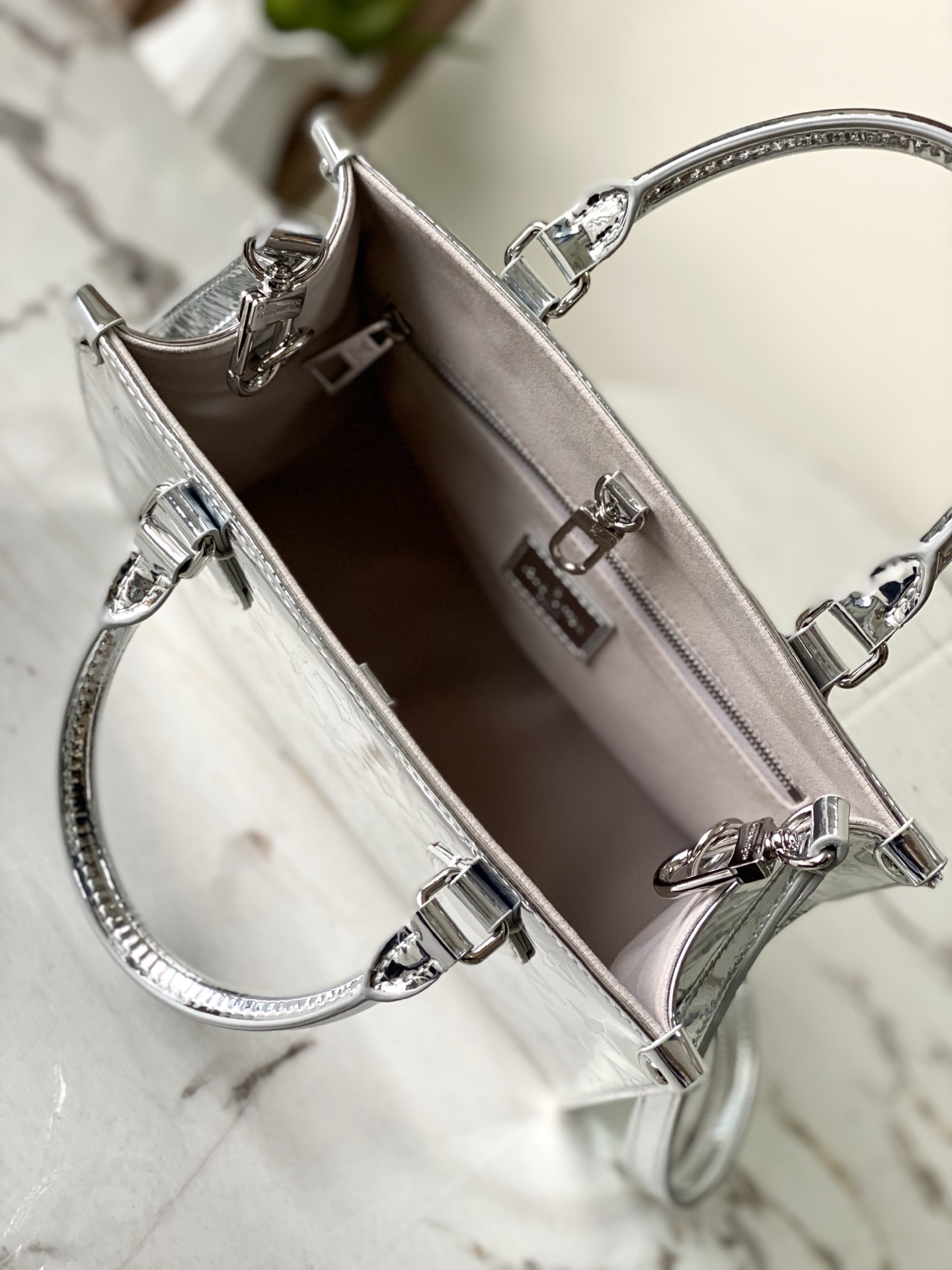 Bagsaaa M26373 LV Ski OnTheGo PM silver - 25cm