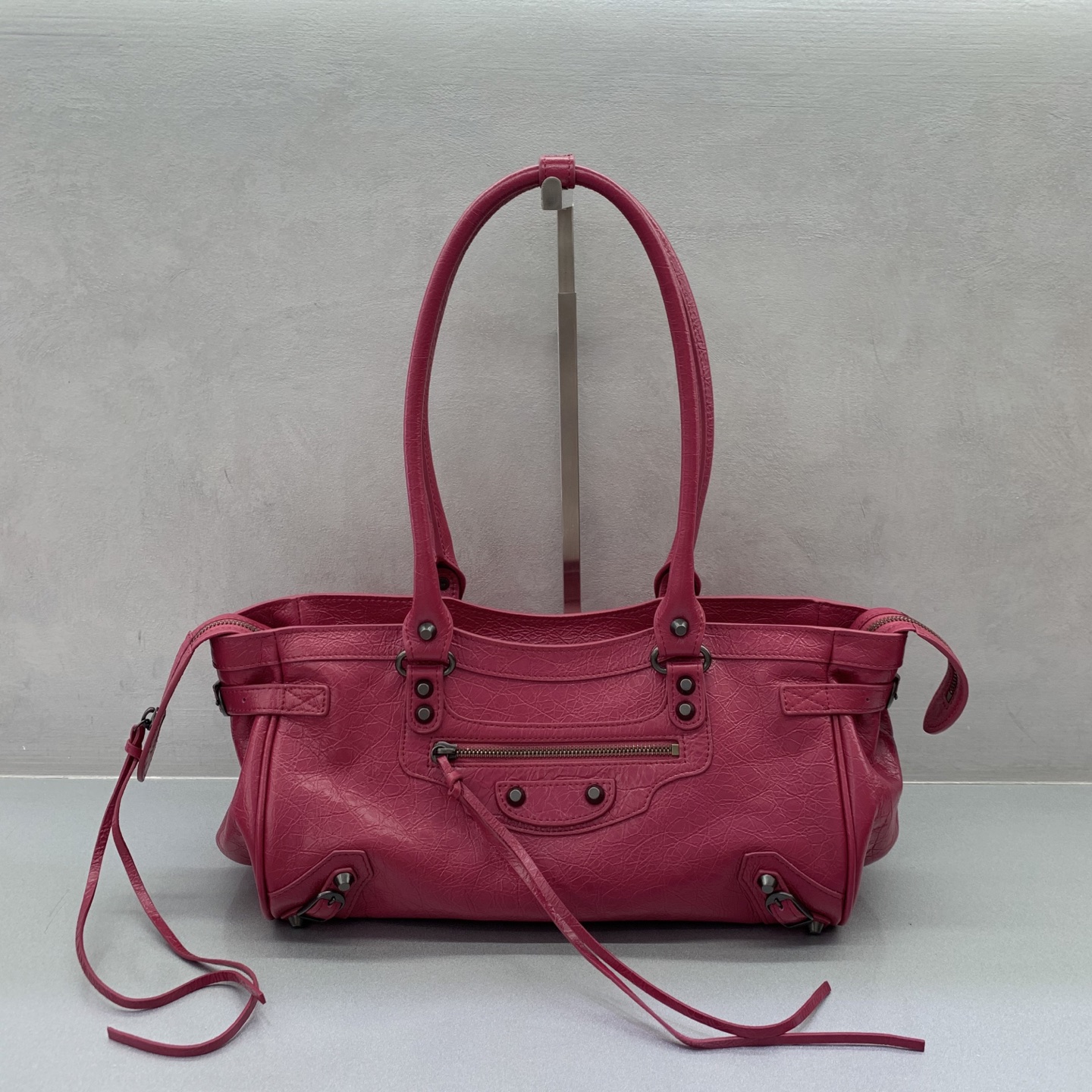Bagsaaa Ba1en*iaga Le City East/West shoulder bag pink - 31cm