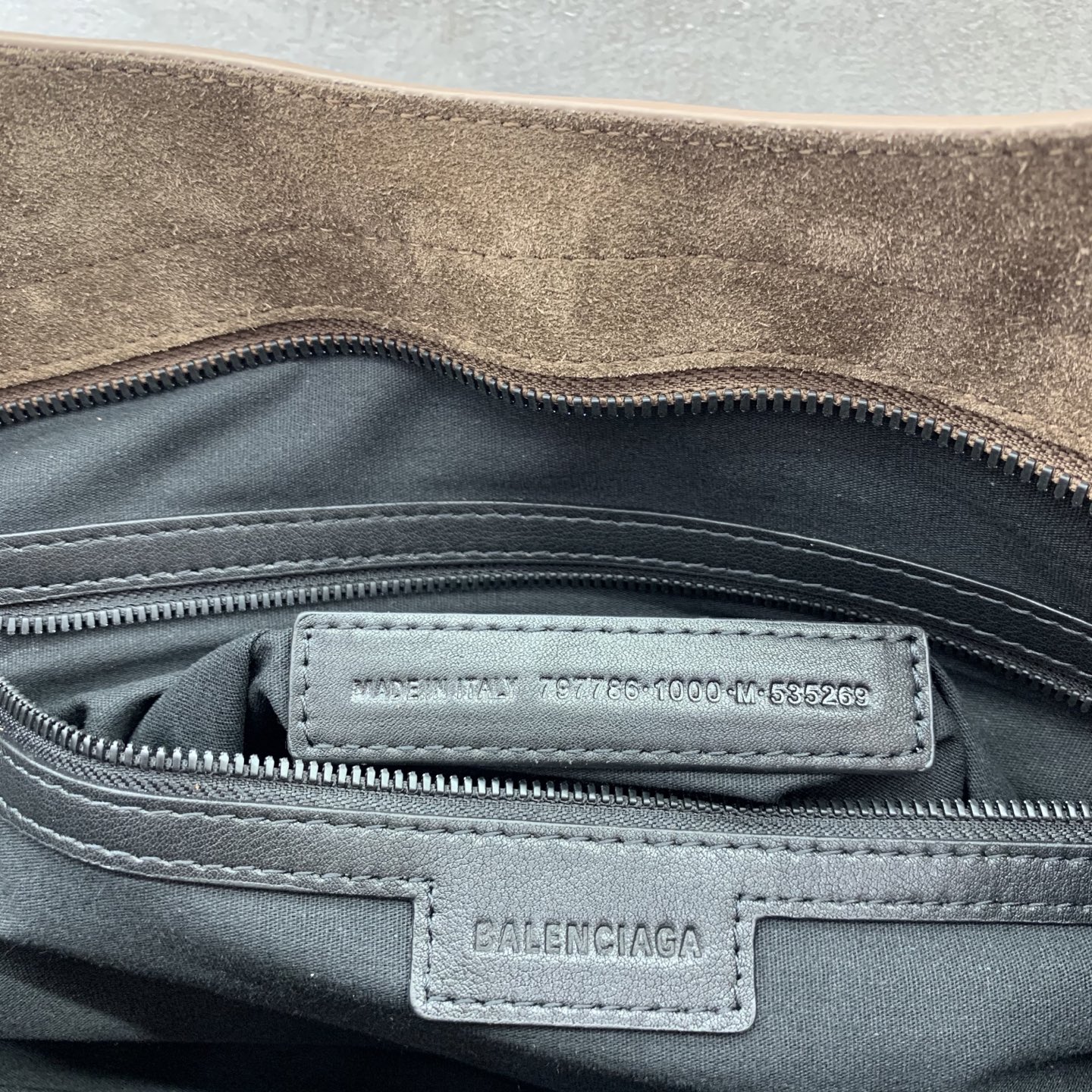 Bagsaaa Ba1en*iaga Le City Bag Large in light espresso waxed suede calfskin brown - 46cm