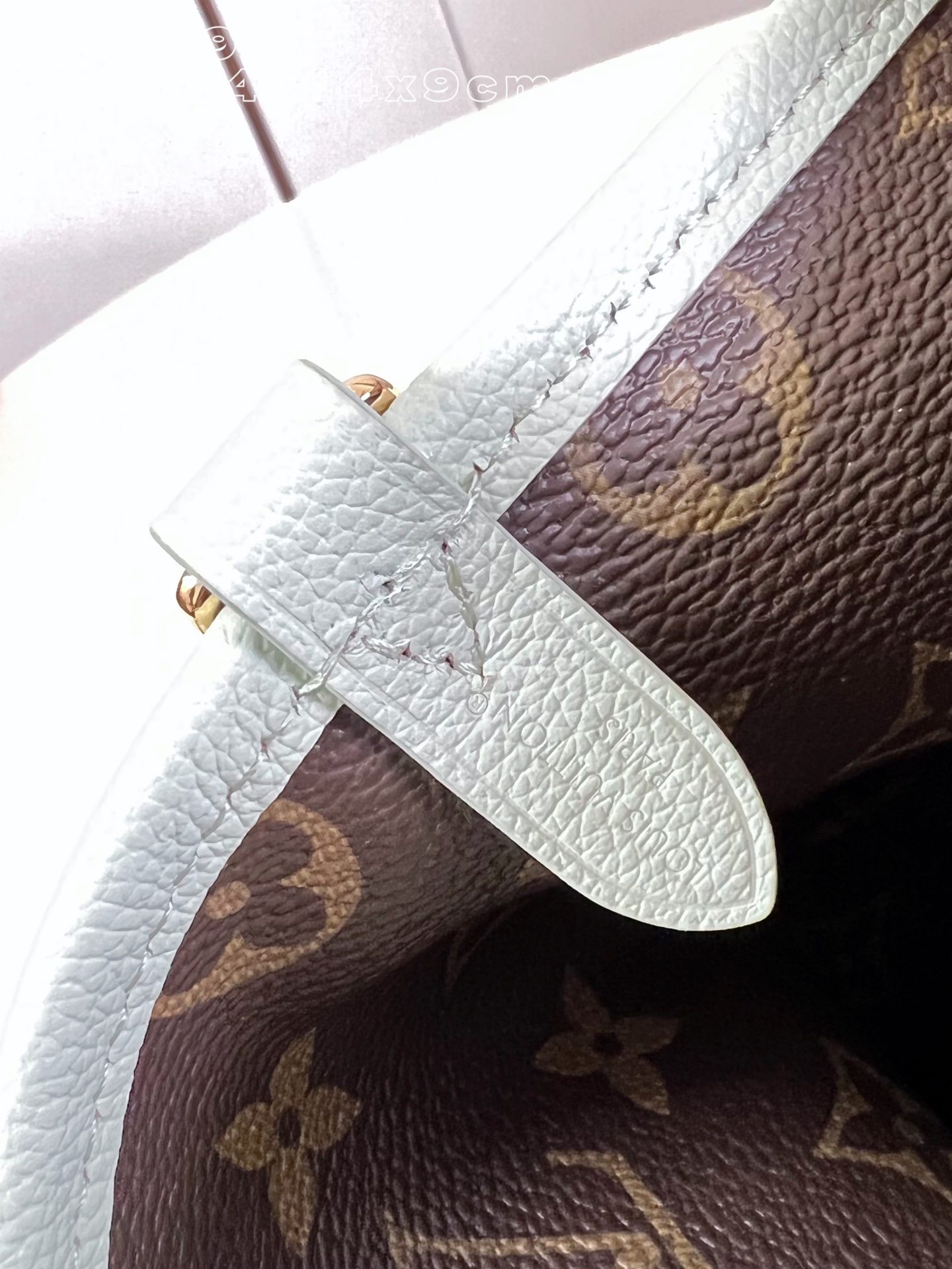 Bagsaaa LV M28236 Neverfull Bandoulière Inside Out BB Monogram Celadon - 26.5cm