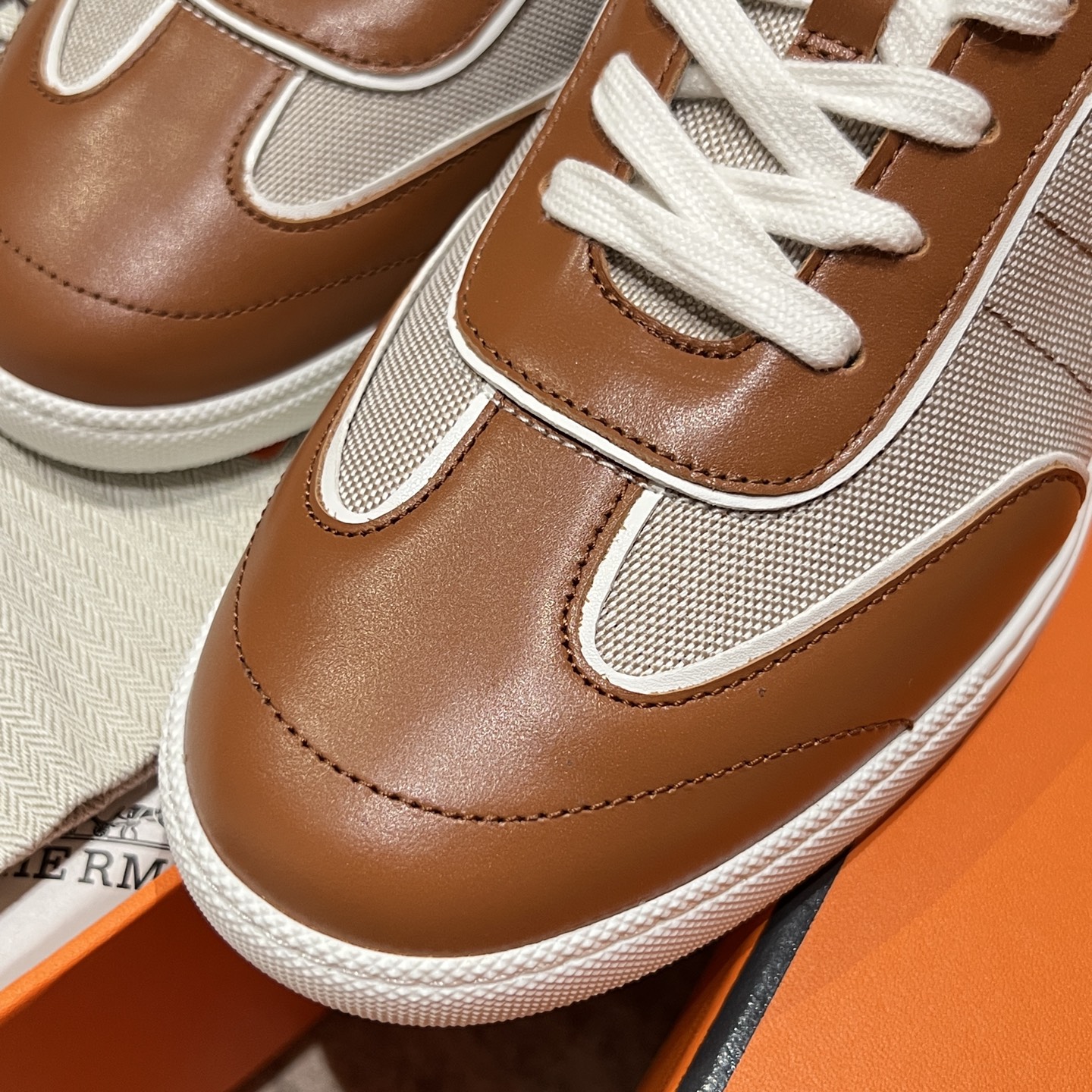 Bagsaaa H**me5 Match sneaker brown & beige