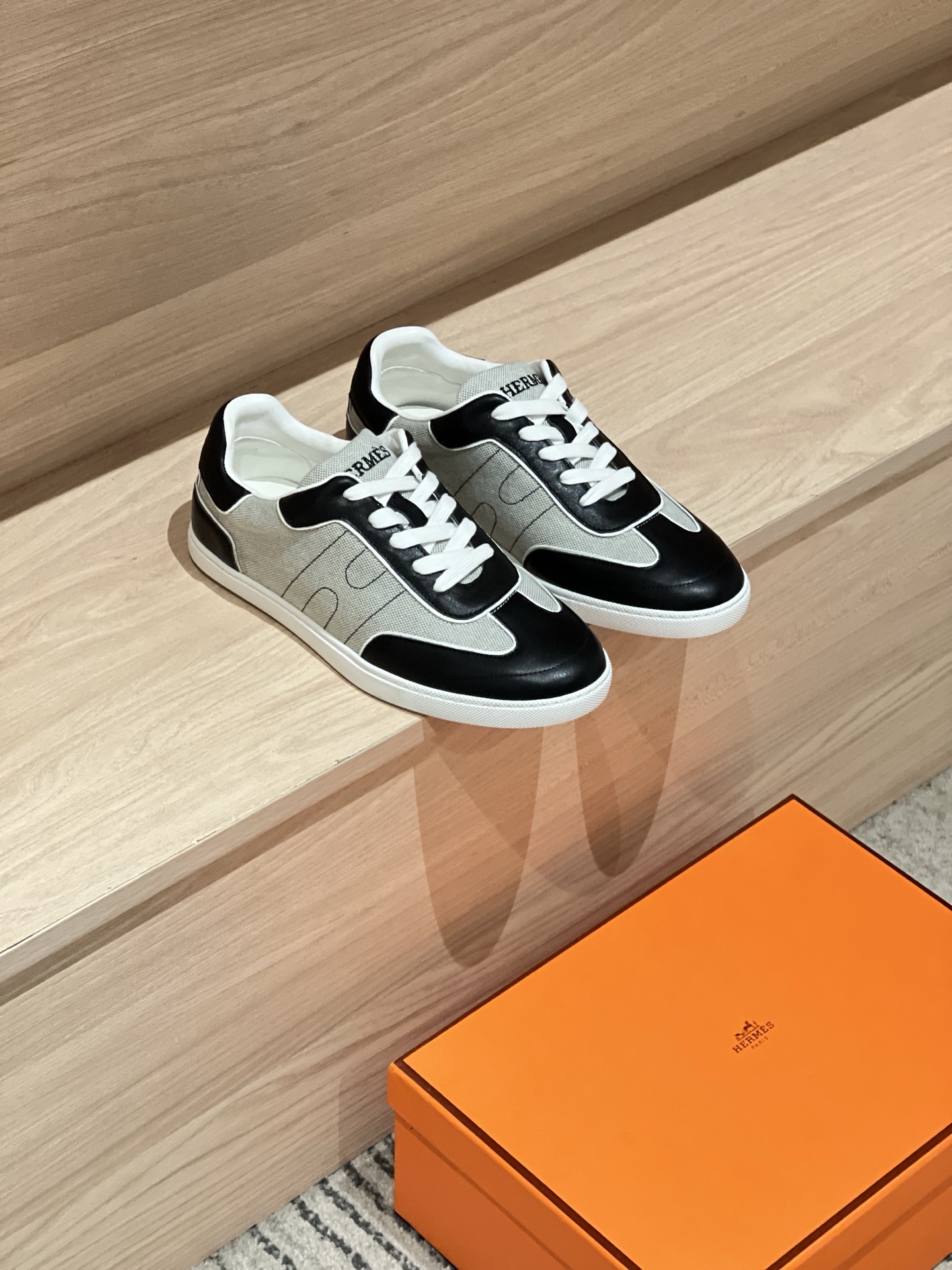 Bagsaaa H**me5 Match sneaker black & beige