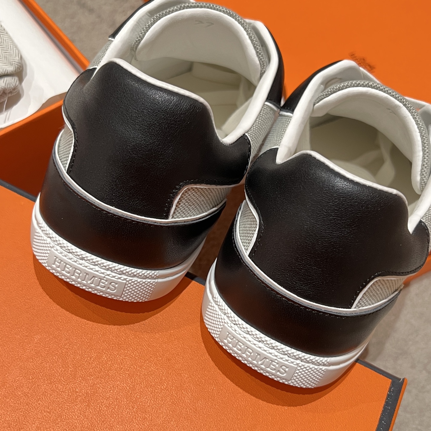 Bagsaaa H**me5 Match sneaker black & beige