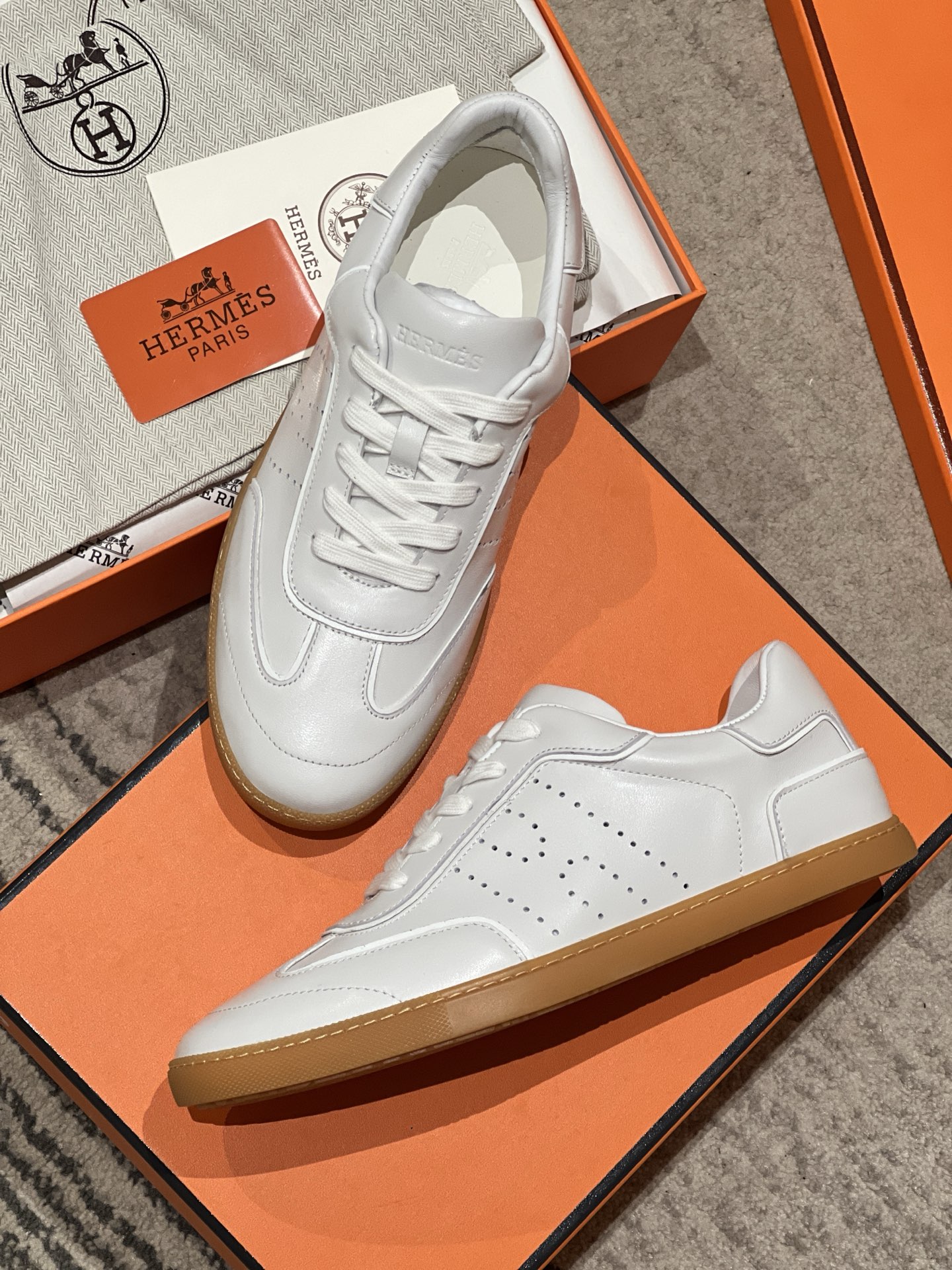 Bagsaaa H**me5 Match sneaker white & beige