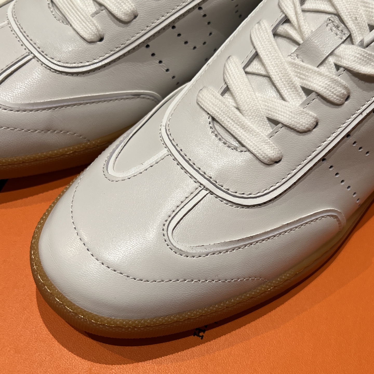 Bagsaaa H**me5 Match sneaker white & beige