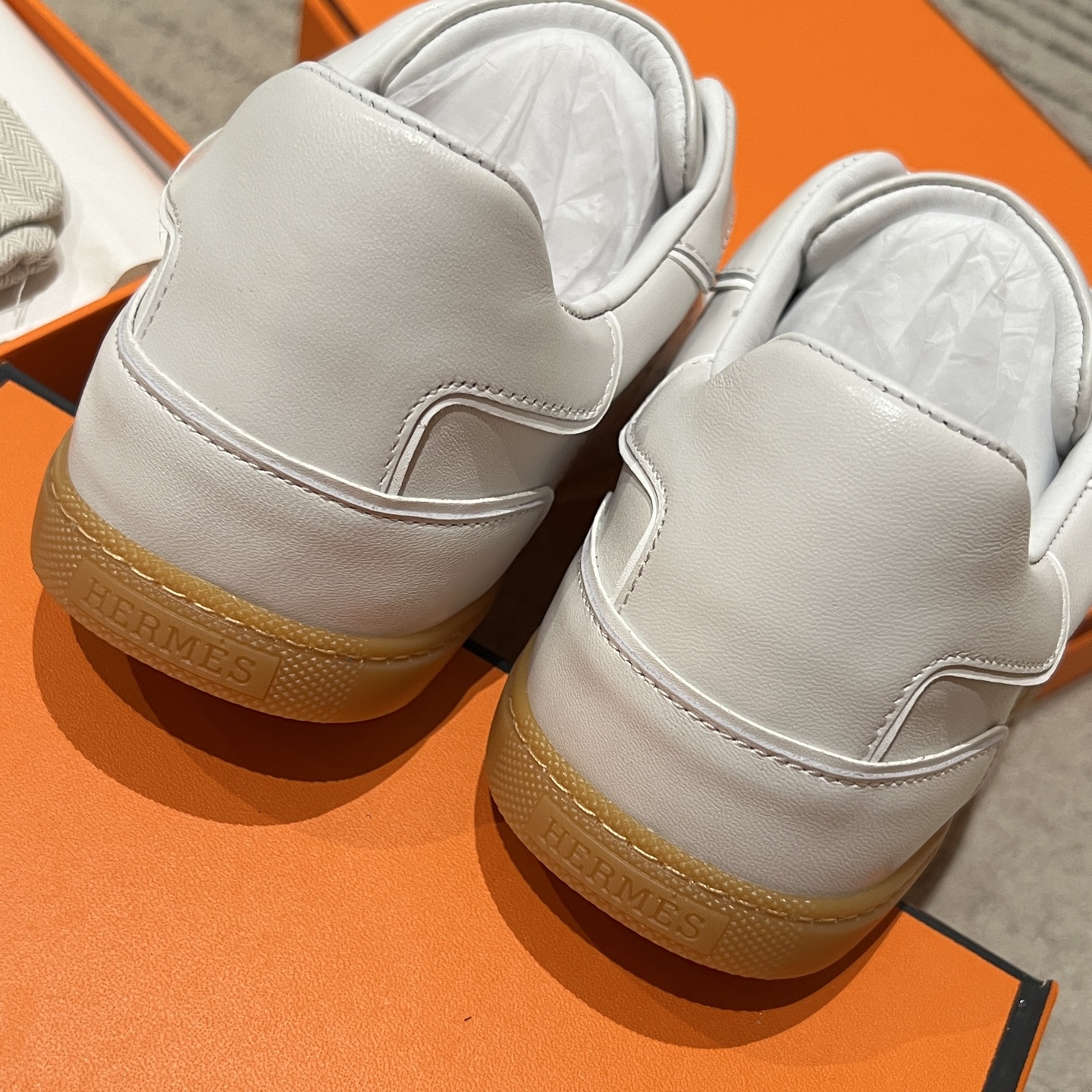 Bagsaaa H**me5 Match sneaker white & beige