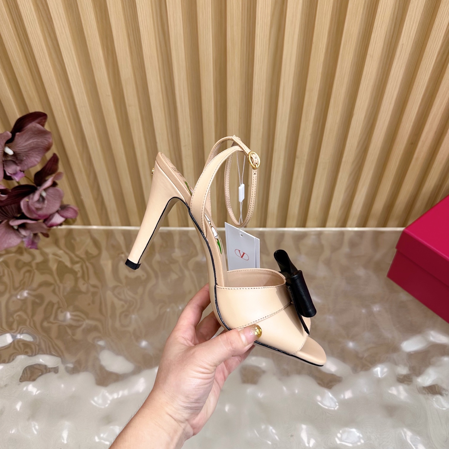 Bagsaaa Va1e*ntin0 Bowow Kidskin Sandal 95Mm beige