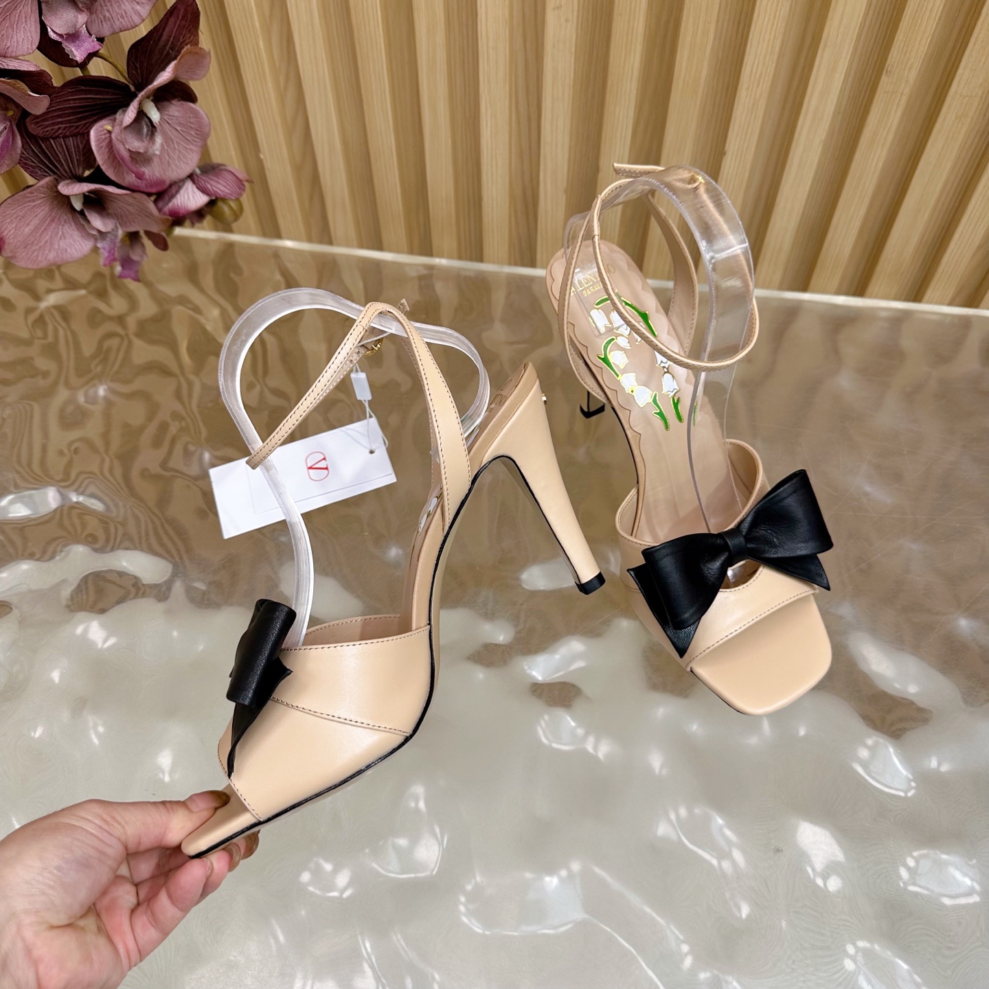 Bagsaaa Va1e*ntin0 Bowow Kidskin Sandal 95Mm beige