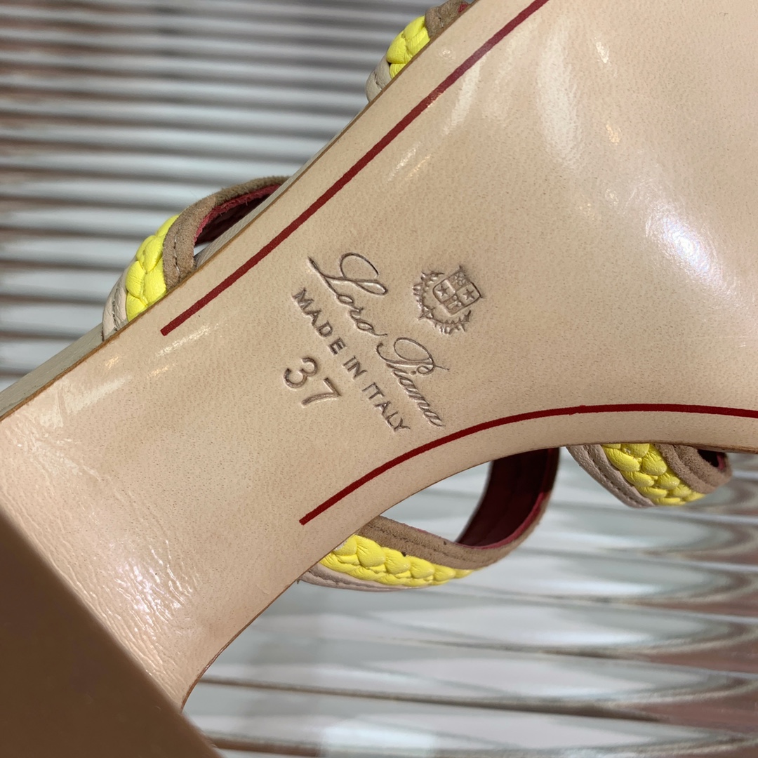Bagsaaa L0r0 P1ana Summer Charms sandals in yellow