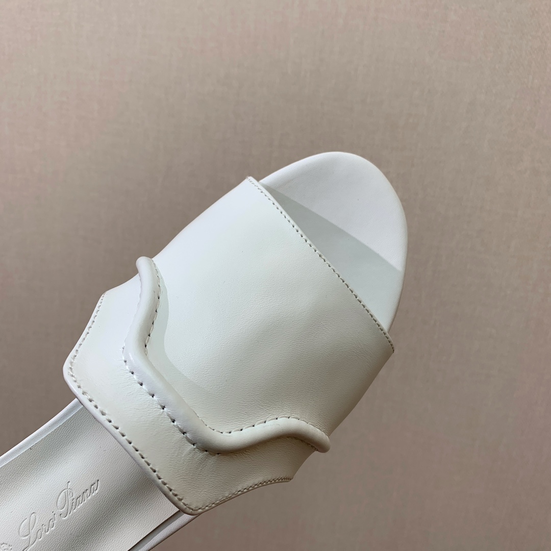 Bagsaaa L0r0 P1ana Sesia leather slides in white