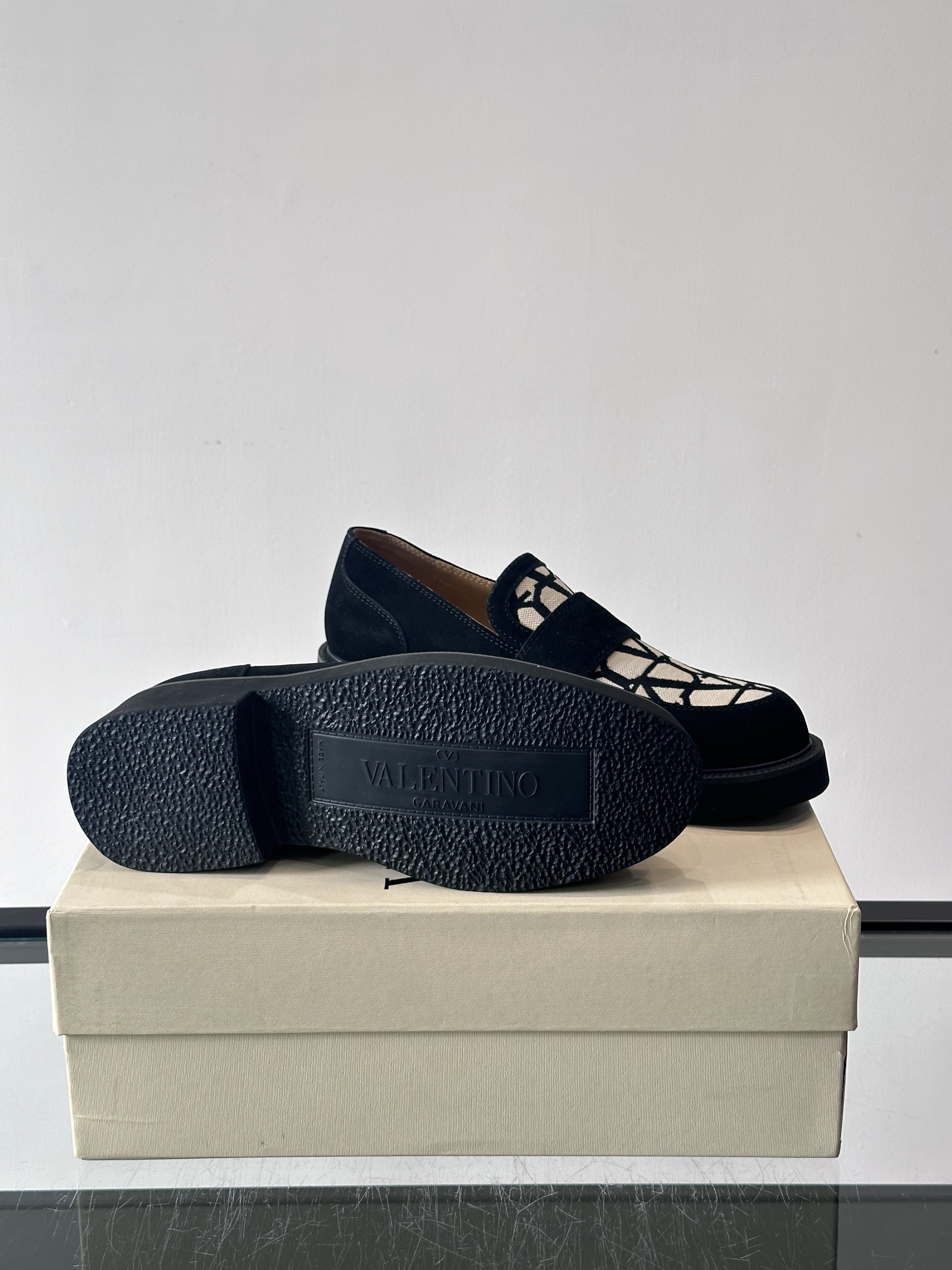 Bagsaaa Va1e*ntin0 Garavani Toile Iconographe loafers