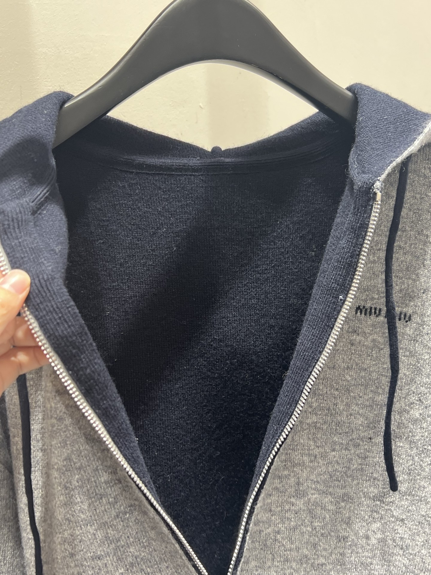Bagsaaa Miu Miu Cashmere cardigan hoodie gray