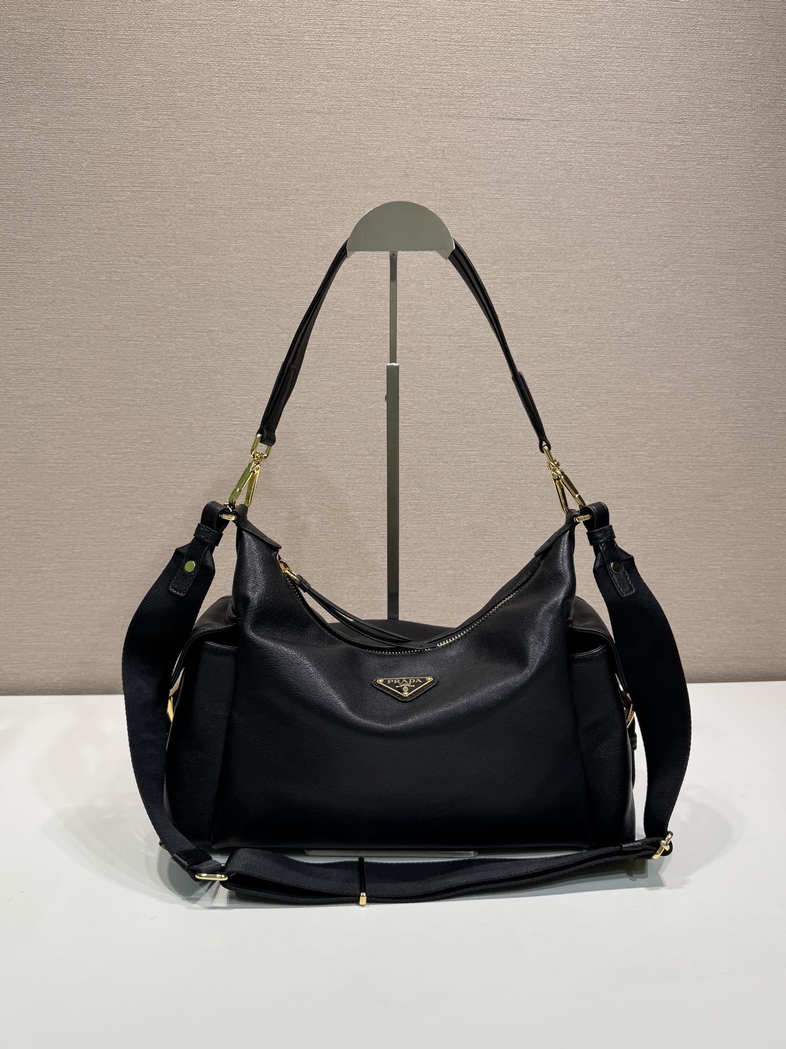 Bagsaaa Pra*a Explore large nappa leather bag 1BC264 black - 32cm