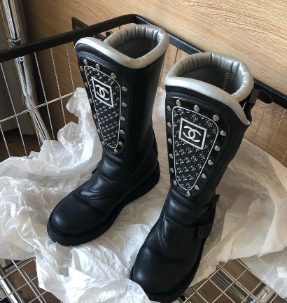 Bagsaaa vintage Ch**el black leather biker boots