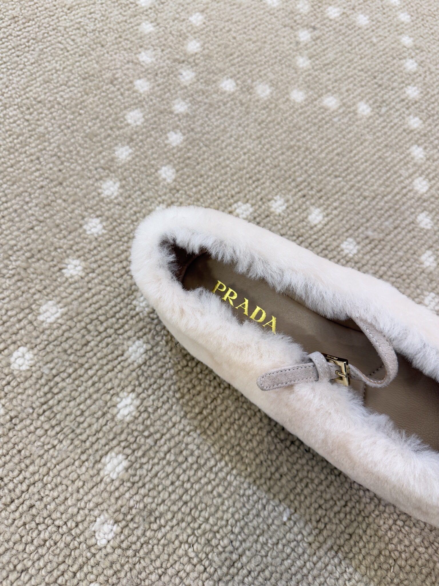 Bagsaaa Pra*a Shearling ballerinas beige
