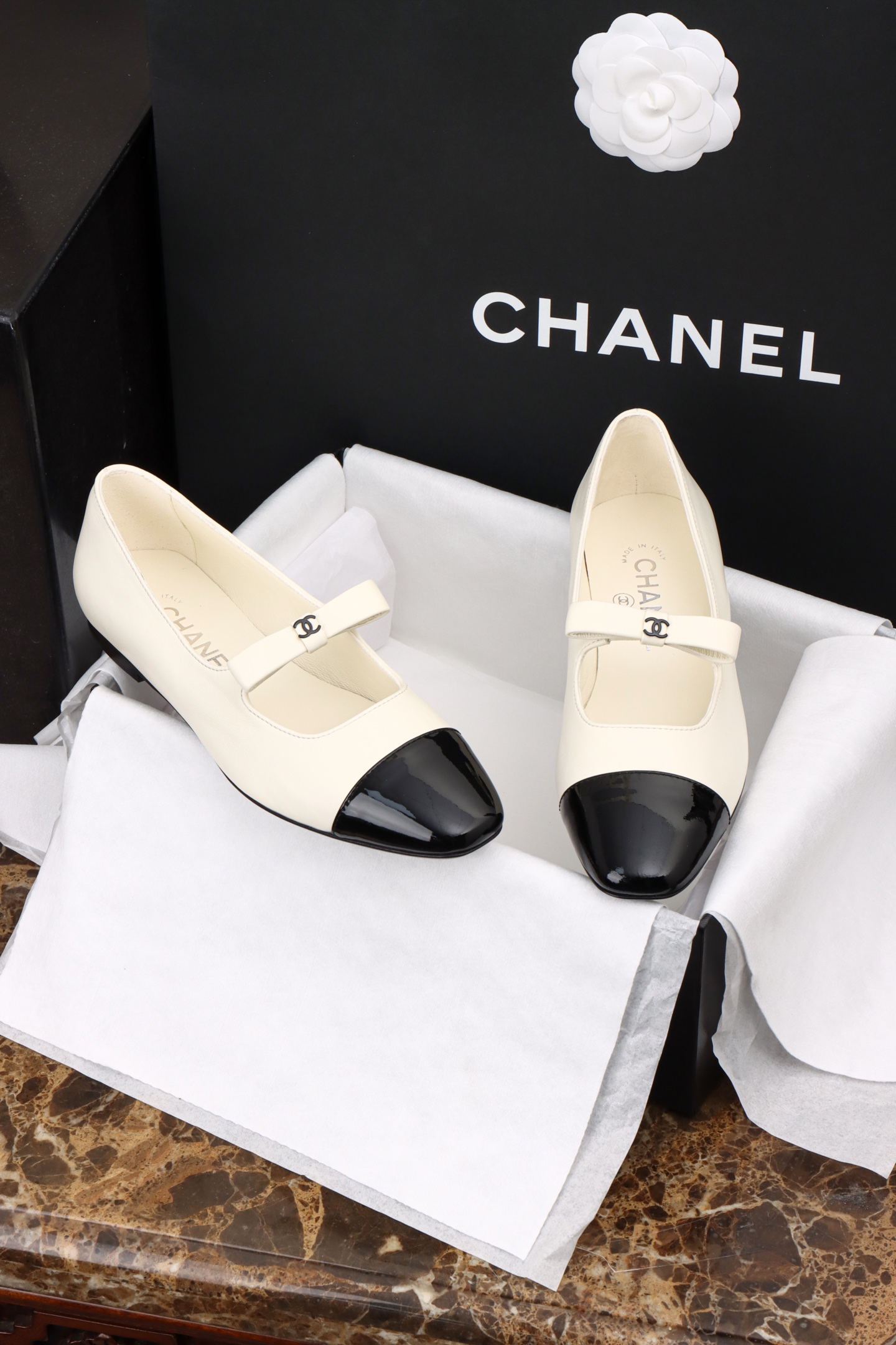Bagsaaa Ch**el White and Black Shiny Lambskin Mary Janes Flats