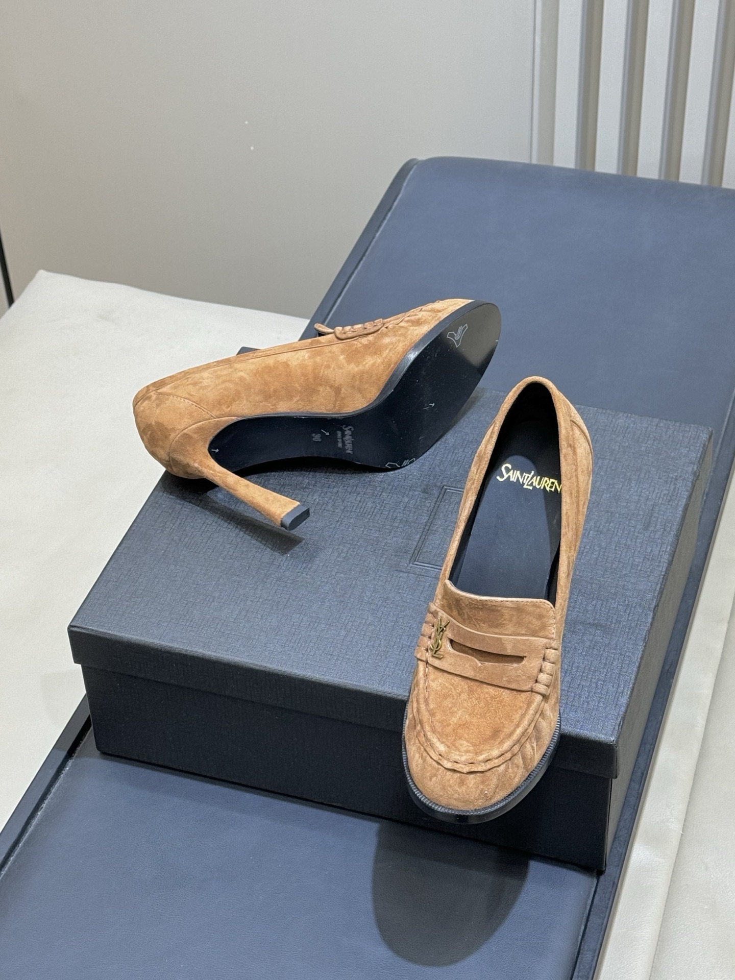 Bagsaaa Y51 LE LOAFER pumps in suede dark havana