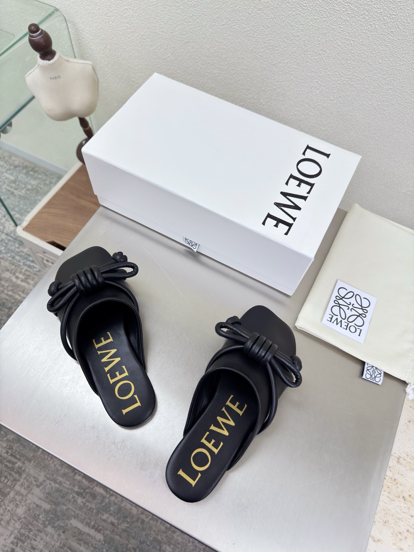 Bagsaaa L0ew* Flamenco Knot mule in lambskin Black