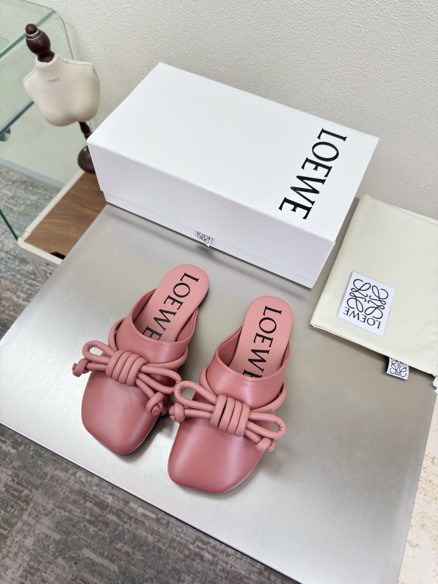 Bagsaaa L0ew* Flamenco Knot mule in lambskin Pink