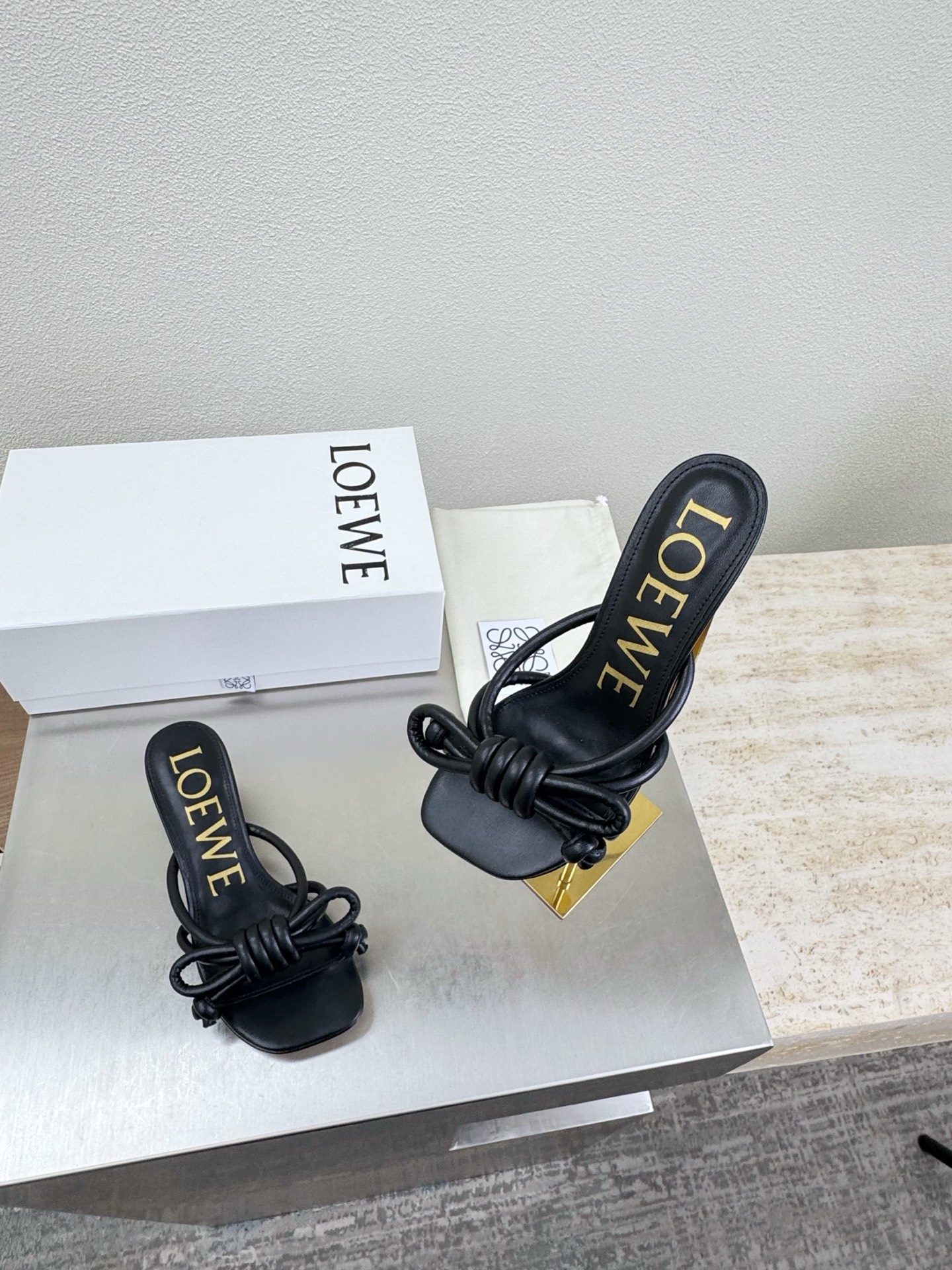 Bagsaaa L0ew* Flamenco Knot sandal in lambskin black