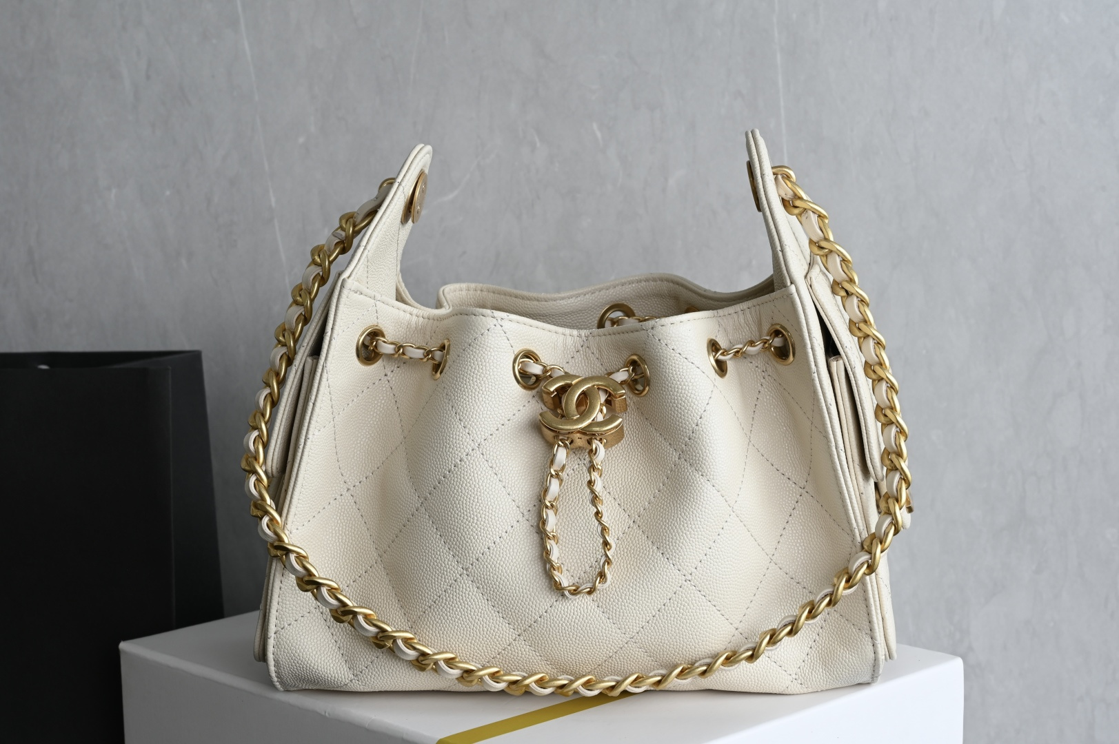 Bagsaaa Ch**el Mini 25 Hobo Bag White Caviar & Gold Hardware - 22cm