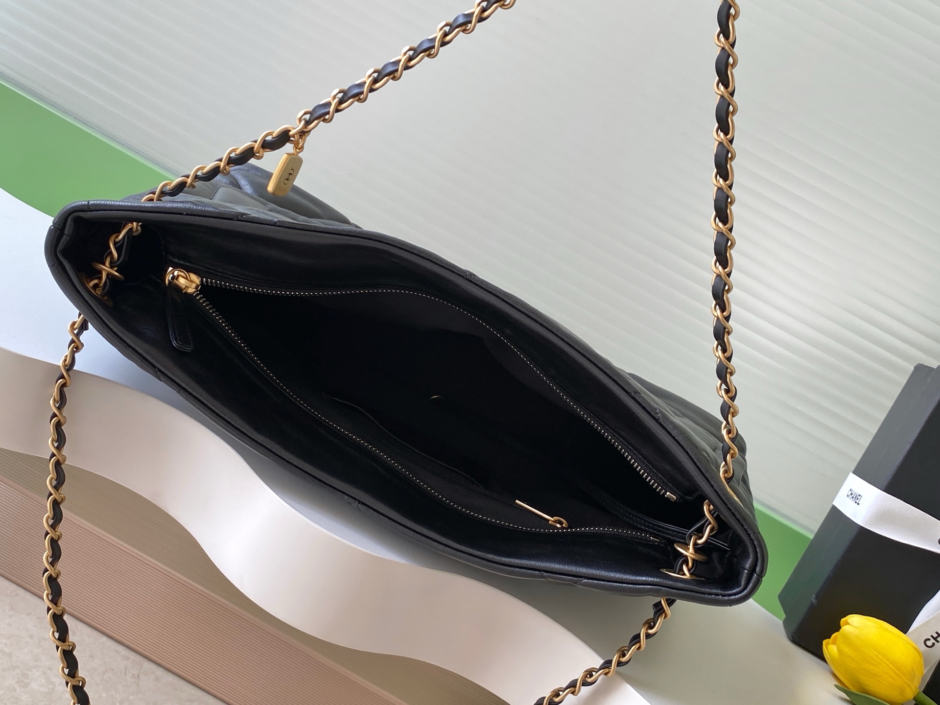 Bagsaaa New Collection 2026 Ch**el Shopping Bag Shiny Lambskin & Gold AS5740 - 38cm