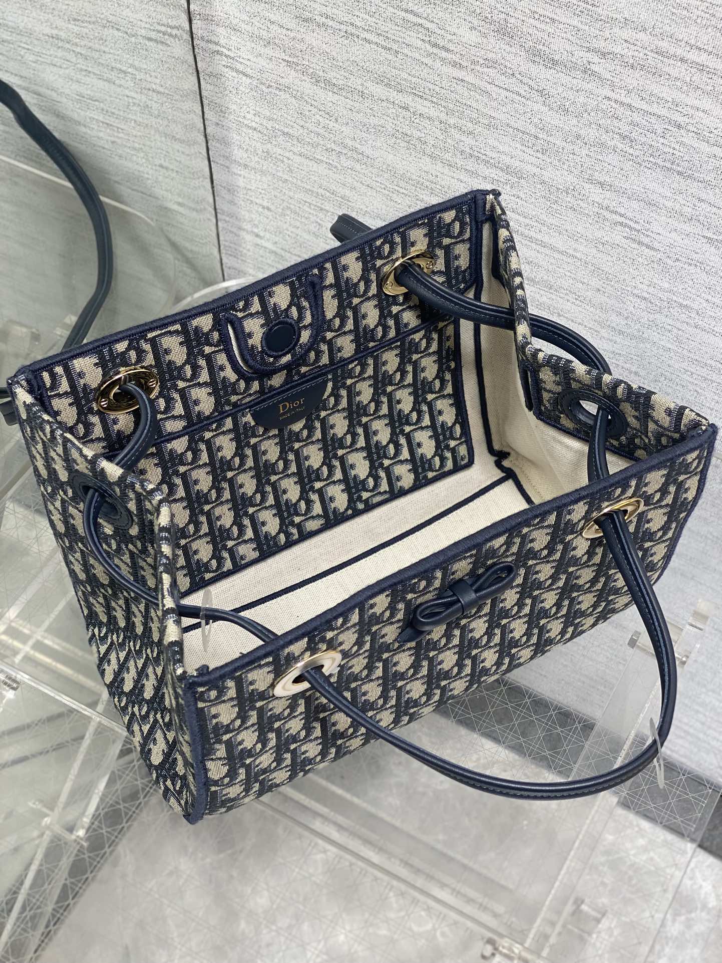 Bagsaaa D10r Small Shopping Bag Blue D10r Oblique Jacquard - 27cm