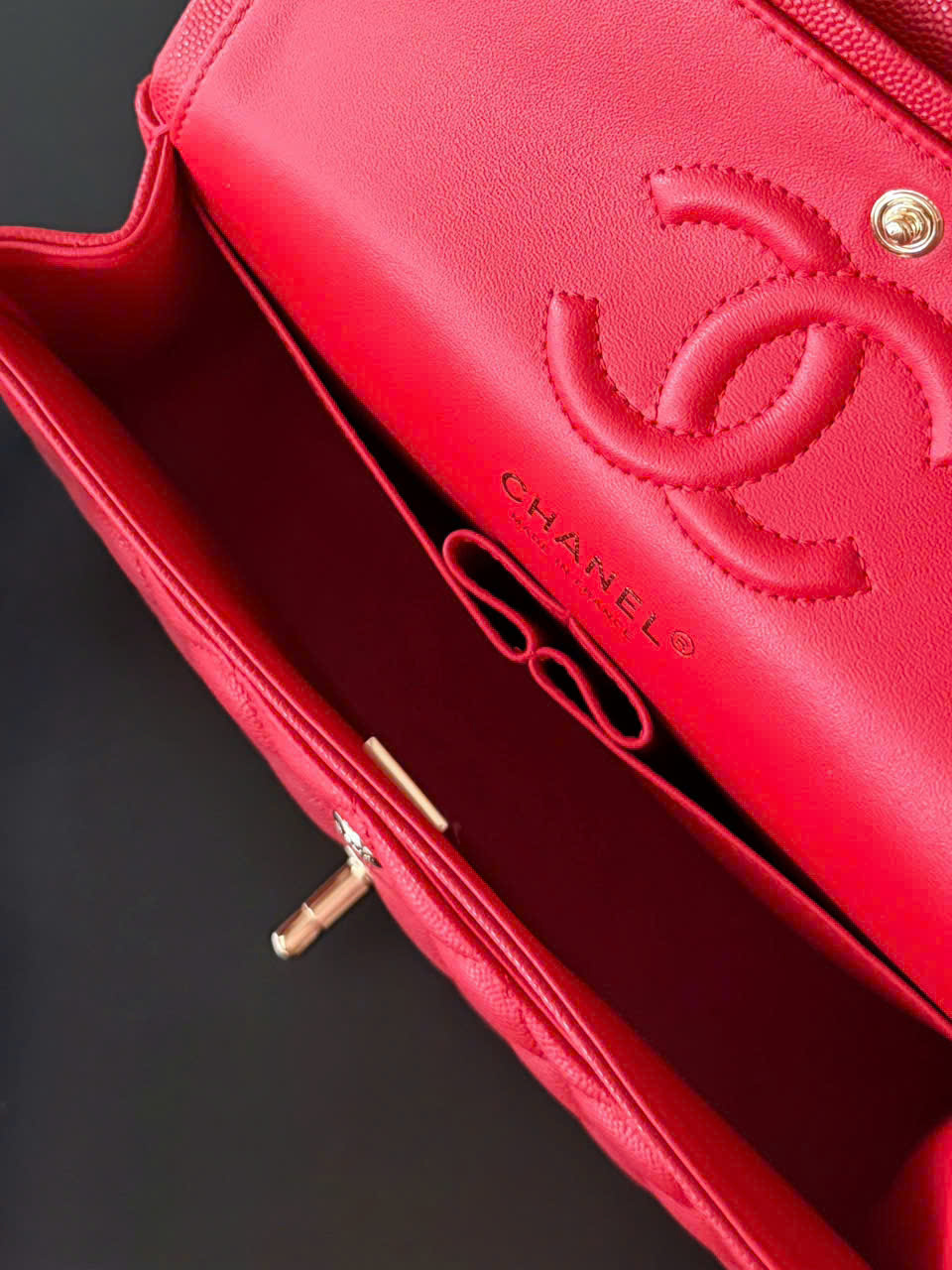 Bagsaaa Ch**el small flap bag red caviar & gold - 23cm