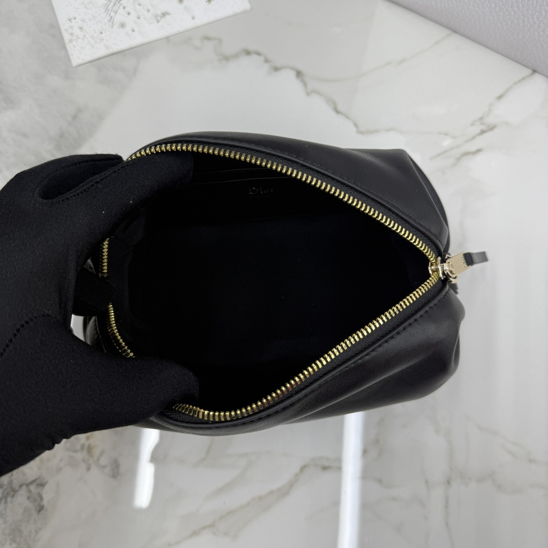 Bagsaaa D10r Bow Pouch Black S*pple Lambskin - 20cm