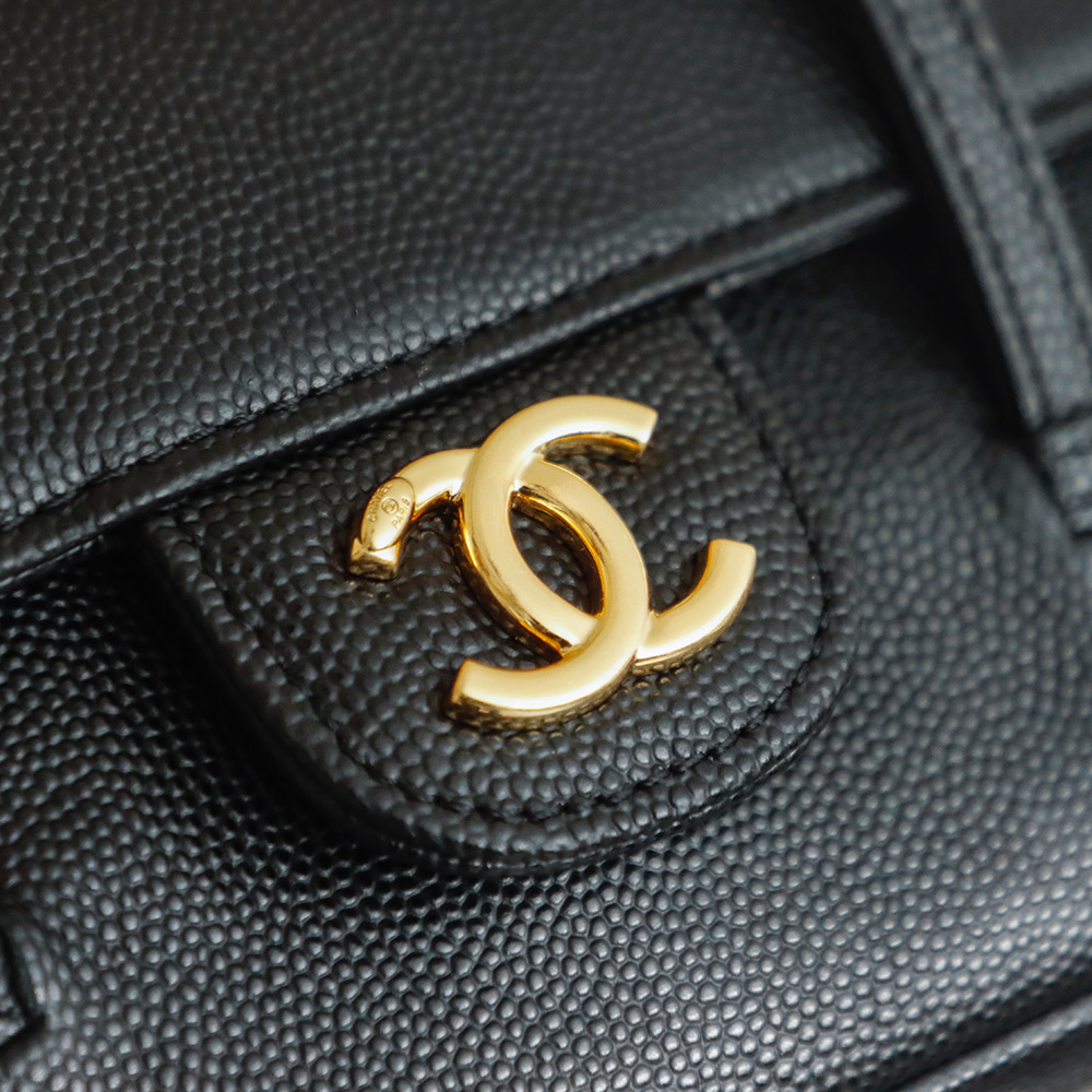 Bagsaaa Ch**el Spring Summer 2026 Clutch with Leather Strap AP5068 black - 17cm
