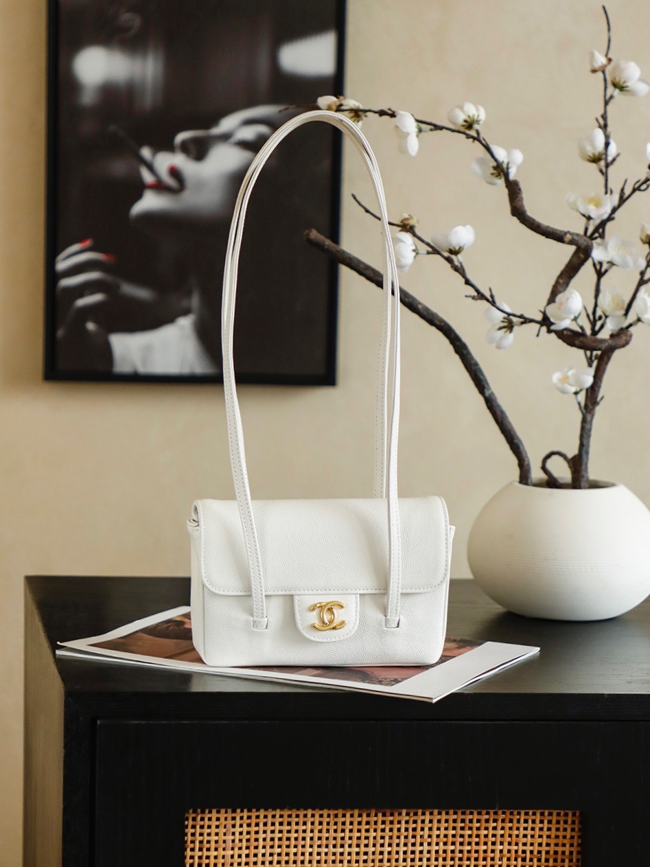 Bagsaaa Ch**el Spring Summer 2026 Clutch with Leather Strap AP5068 white - 17cm