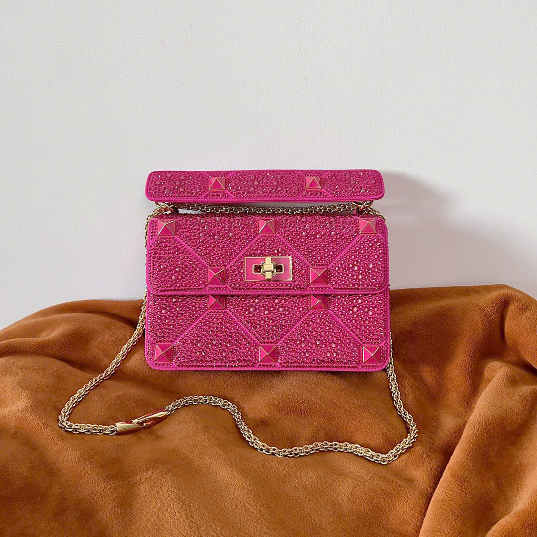 Bagsaaa Va1e*ntin0 Garavani Small Roman Stud Shoulder Bag pink rhinestones - 25cm