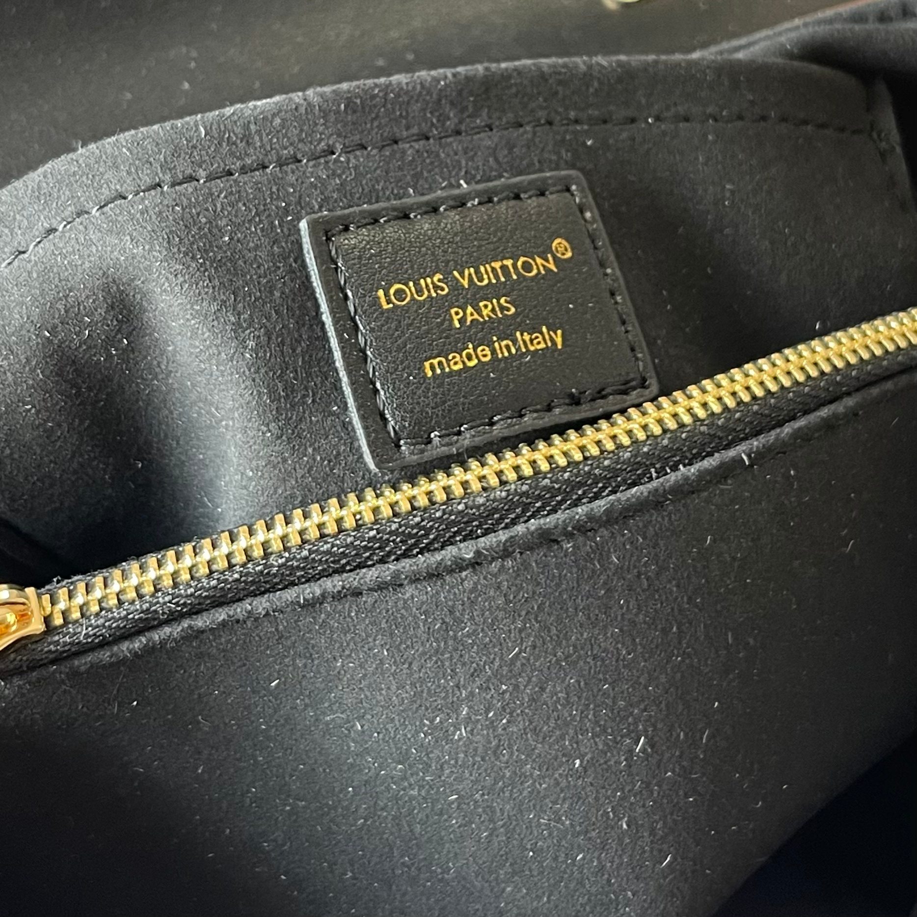 Bagsaaa LV M27511 Madeleine BB Bag Monogram Black - 24.5cm
