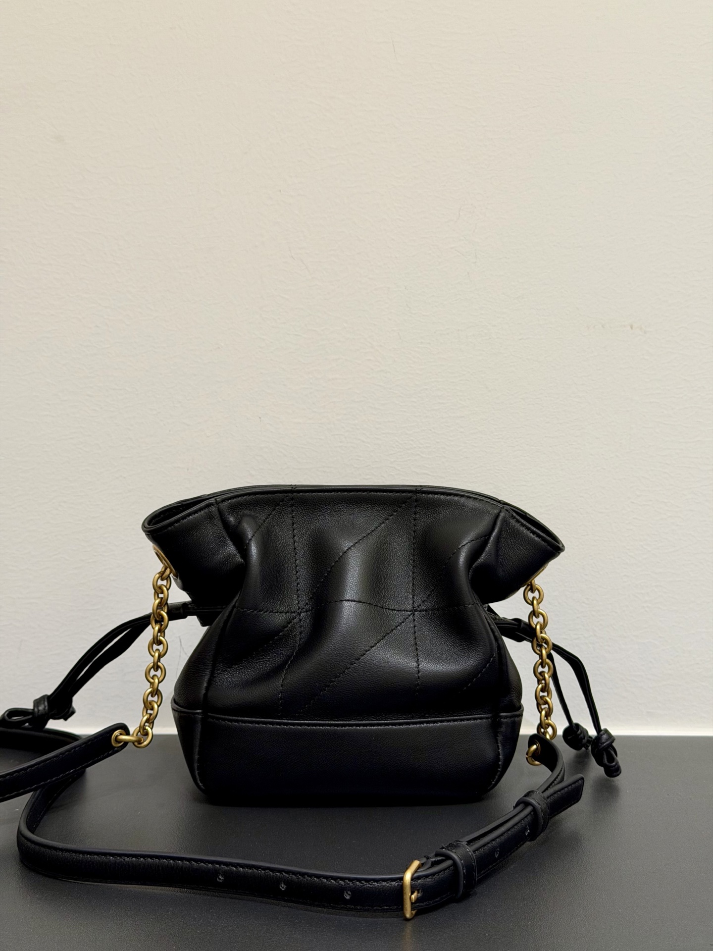 Bagsaaa Y51 JAMIE mini shoulder pouch in lambskin 859174 black - 15.5cm