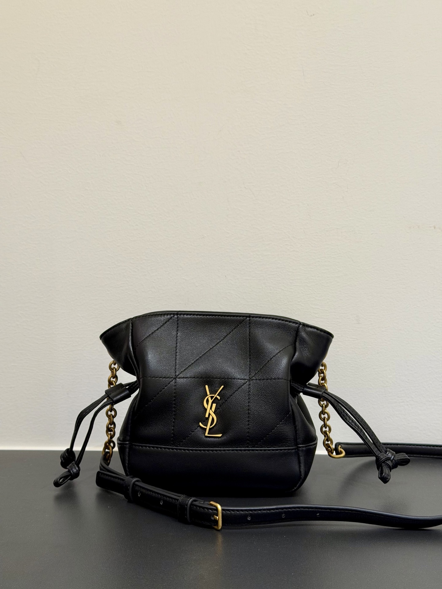 Bagsaaa Y51 JAMIE mini shoulder pouch in lambskin 859174 black - 15.5cm