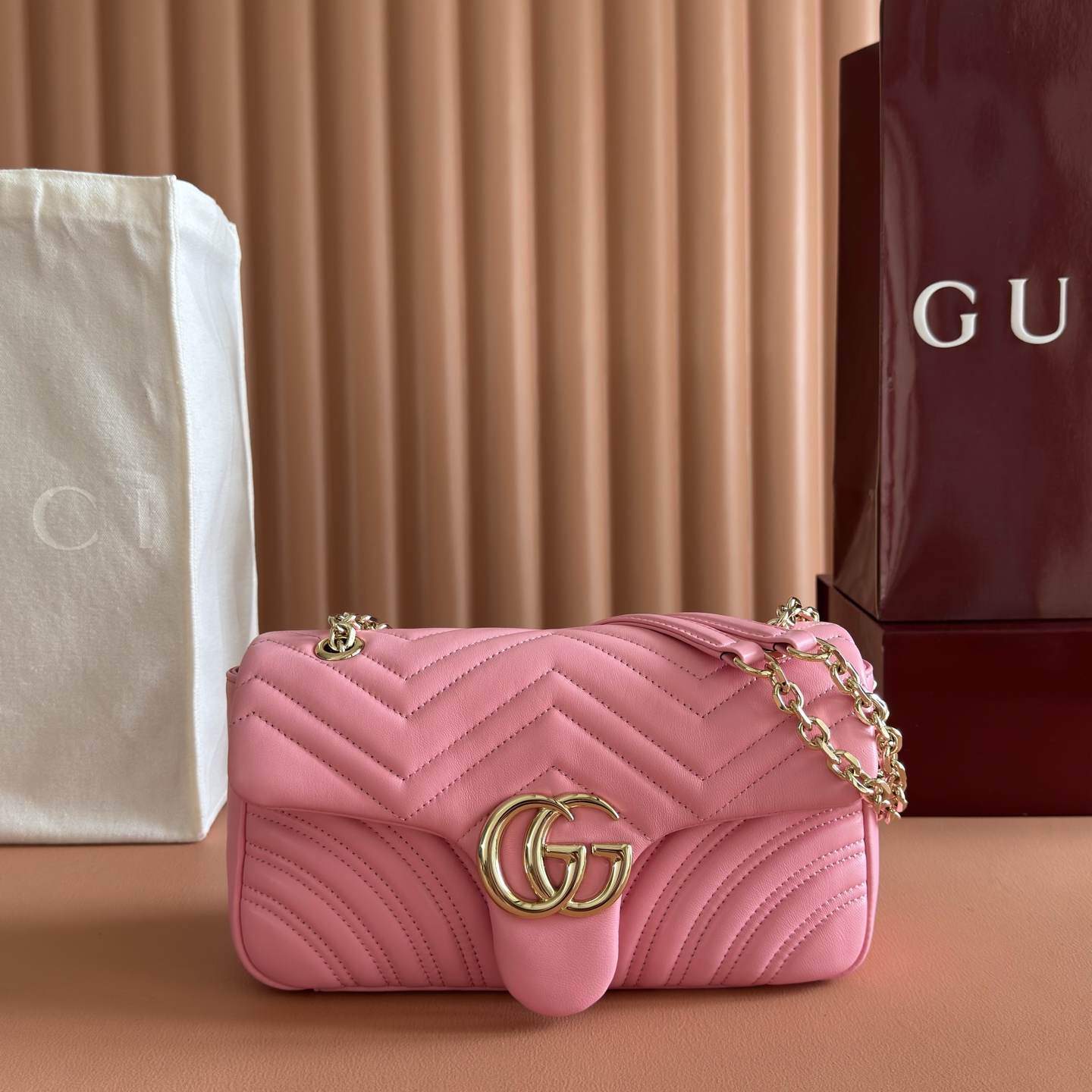 Bagsaaa Gvc*1 GG Marmont medium shoulder bag 837267 pink - 26cm