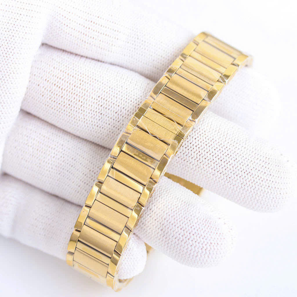 Bagsaaa Ca*t1er Ca*t1er Tank Française gold watch