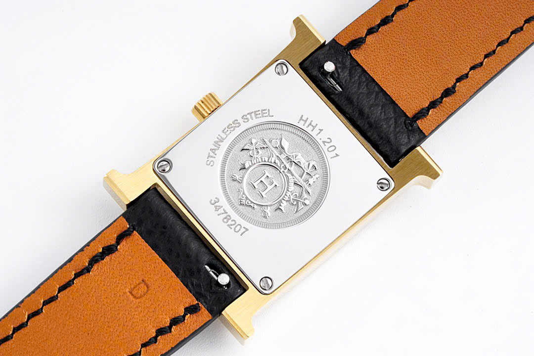 Bagsaaa H**me5 Heure H black & gold watch