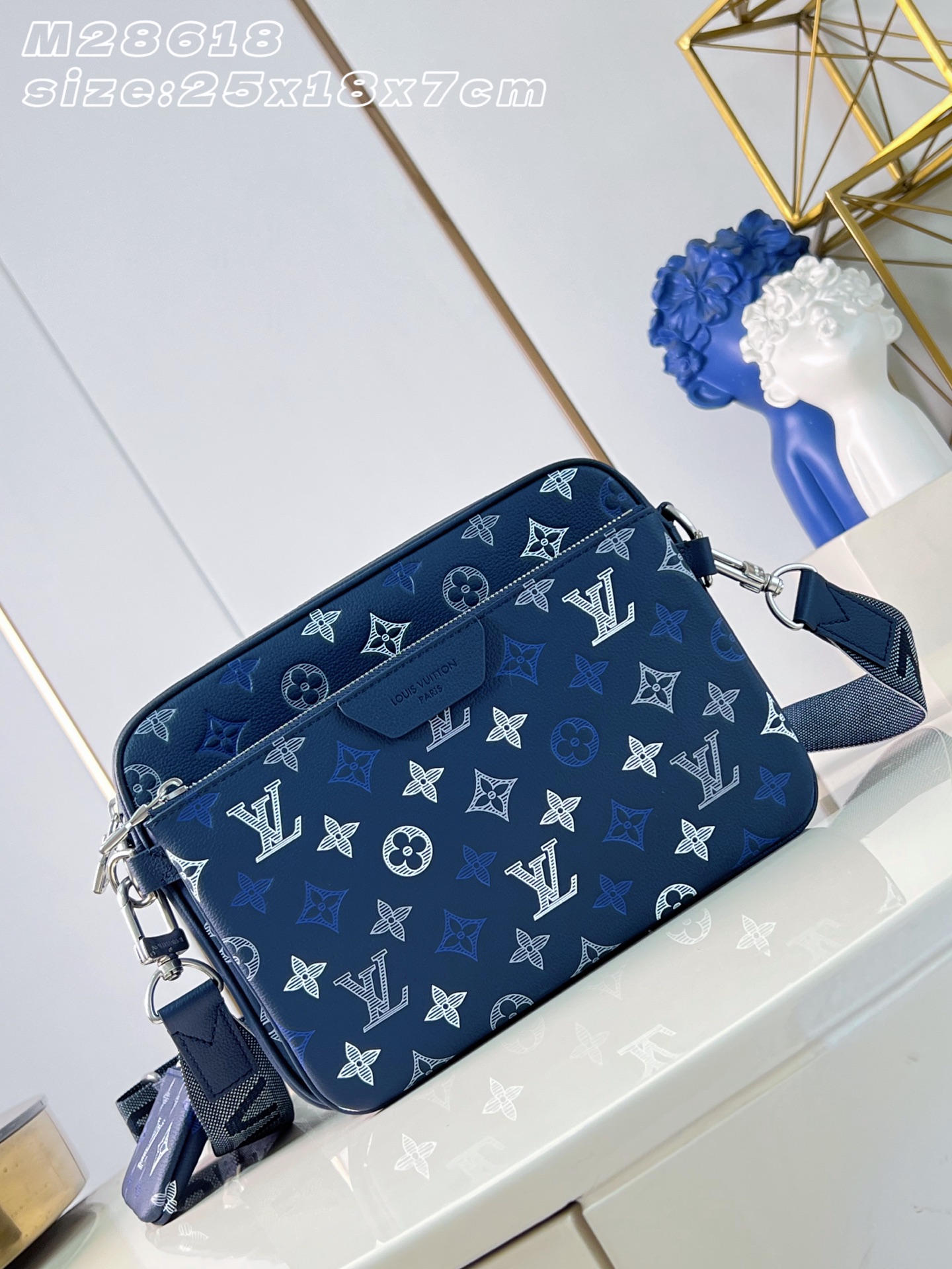 Bagsaaa LV M28618 Trio Messenger Bag Monogram shadow - 25 x 18.5 x 7 cm