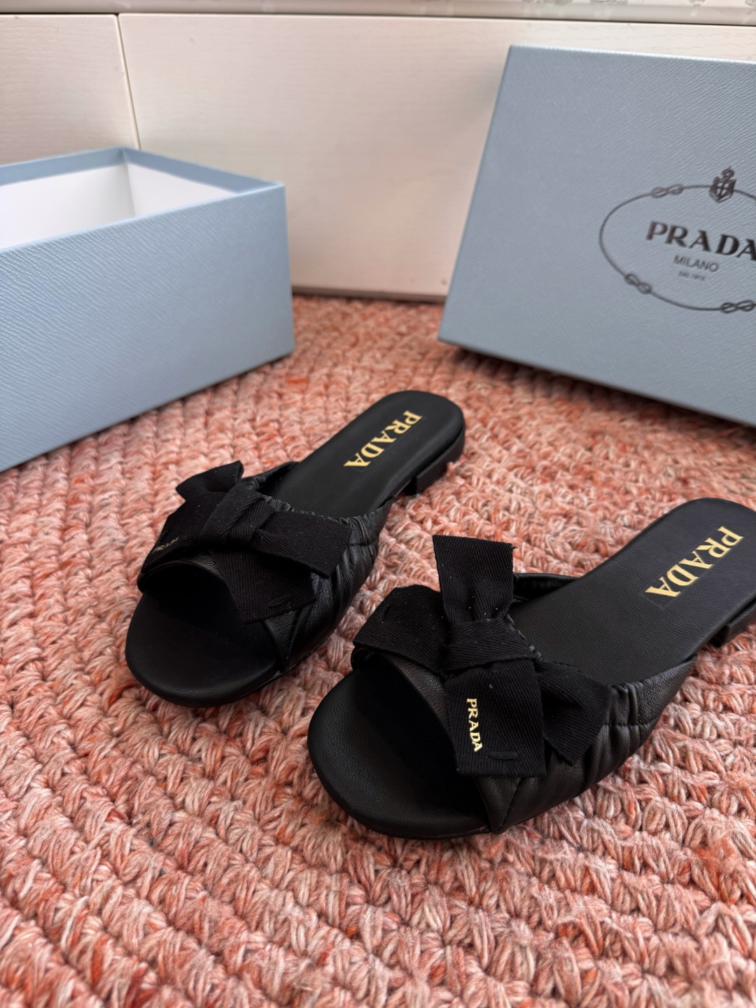 Bagsaaa Pra*a Bow Slide Sandals black