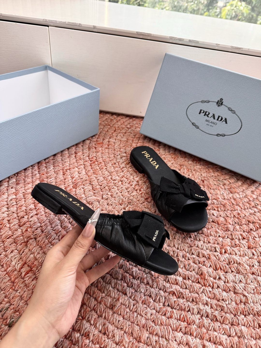 Bagsaaa Pra*a Bow Slide Sandals black
